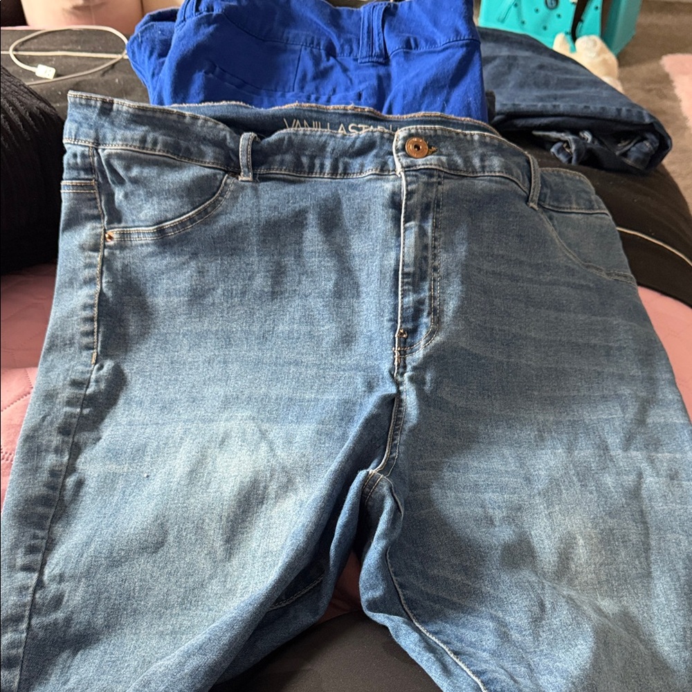 Vanilla Star Women's Light Blue Slim Straight Jeans